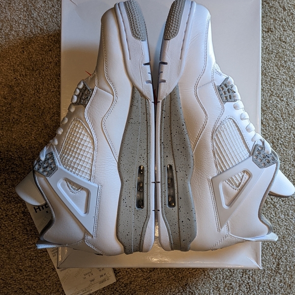 Jordan Retro 4 Tech White Oreo 9.5M w Receipt - Picture 2 of 6
